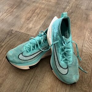 Women’s Nike alpha fly Next%
